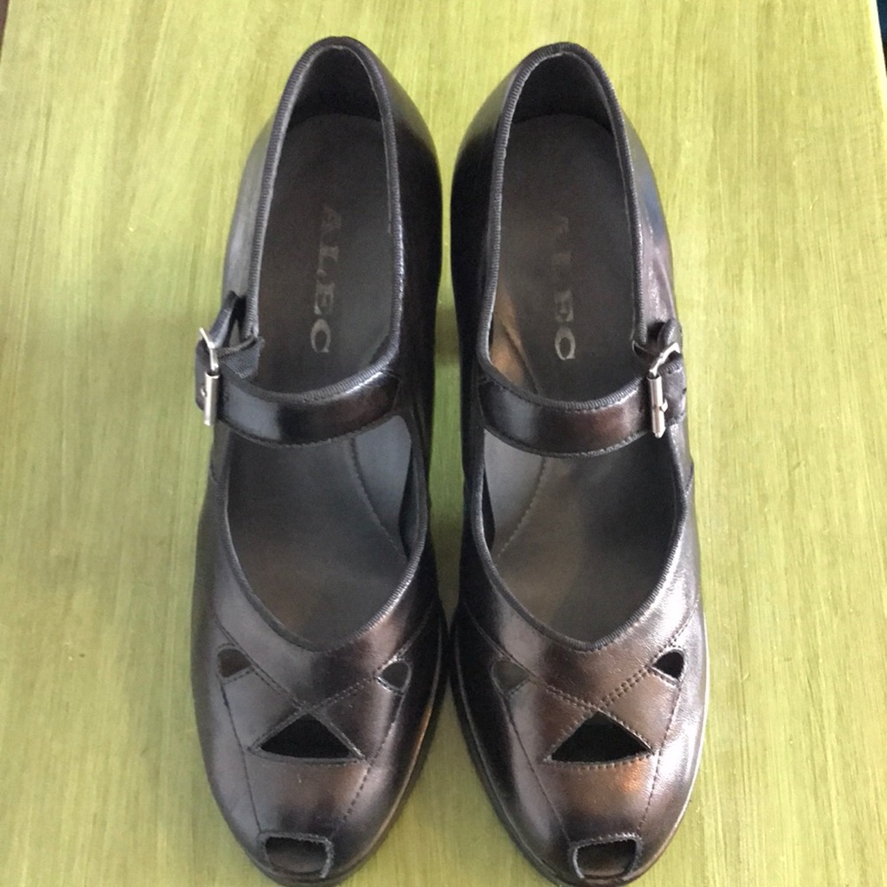 Alec Retro Style Heels